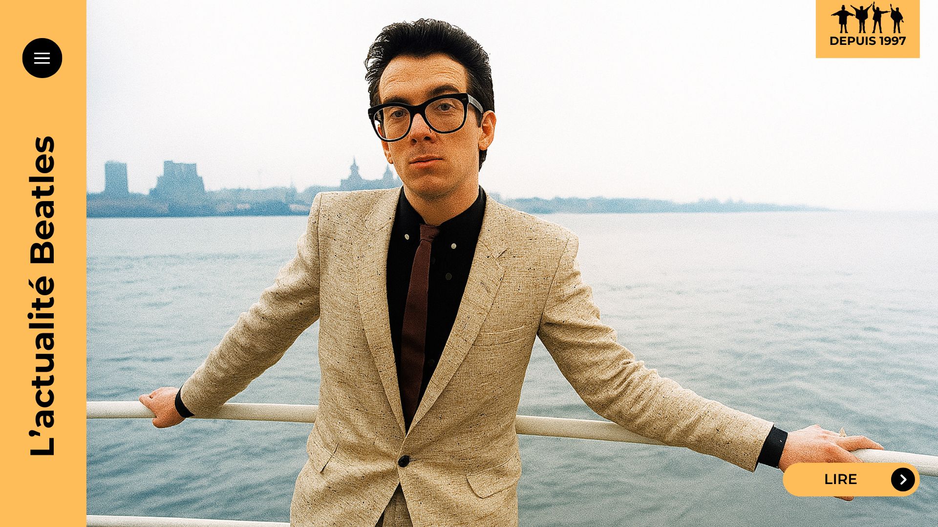 Découvrez pourquoi Elvis Costello a vu dans « Stay » des Hollies une chanson aussi forte que les Beatles. Retour sur un coup de foudre pop et son influence durable.