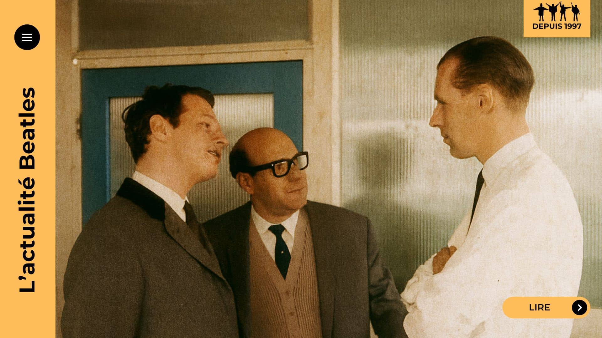 Le 9 mai 1962, Brian Epstein décroche un contrat chez EMI pour les Beatles, ouvrant la voie à leur première séance d’enregistrement avec George Martin. Ce jour charnière marque le passage du groupe de scène à l’univers du studio. Entre télégrammes, stratégie et premières compositions, c’est un tournant décisif qui engage Lennon, McCartney, Harrison et Best vers la conquête du monde. L’audition fixée au 6 juin scellera l’acte de naissance du son Beatles.