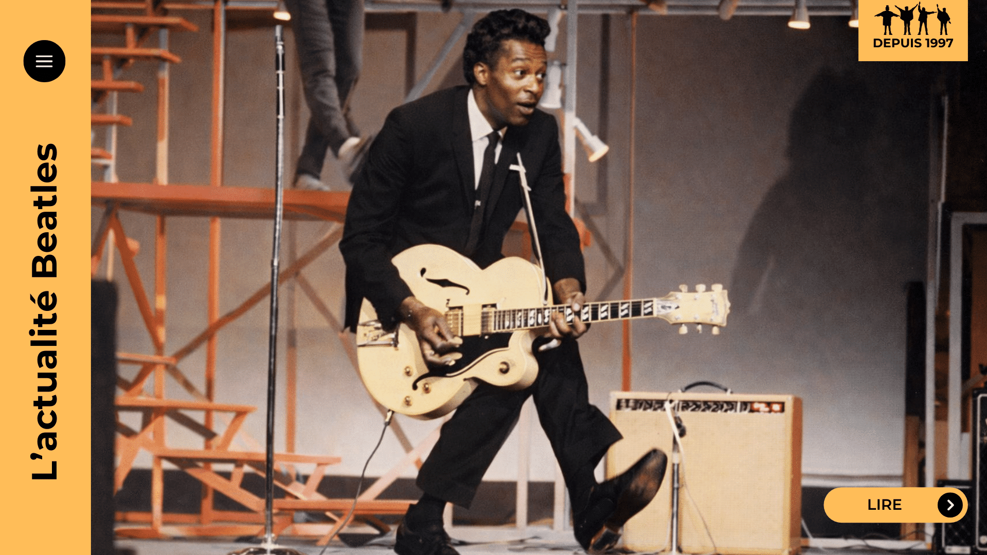 Lennon-McCartney décodé : riffs, récits, couplet/refrain… et l’ombre de Chuck Berry, matrice du rock. Des caves de Hambourg à Abbey Road, découvrez la mécanique qui fait durer les tubes. À lire et réécouter.