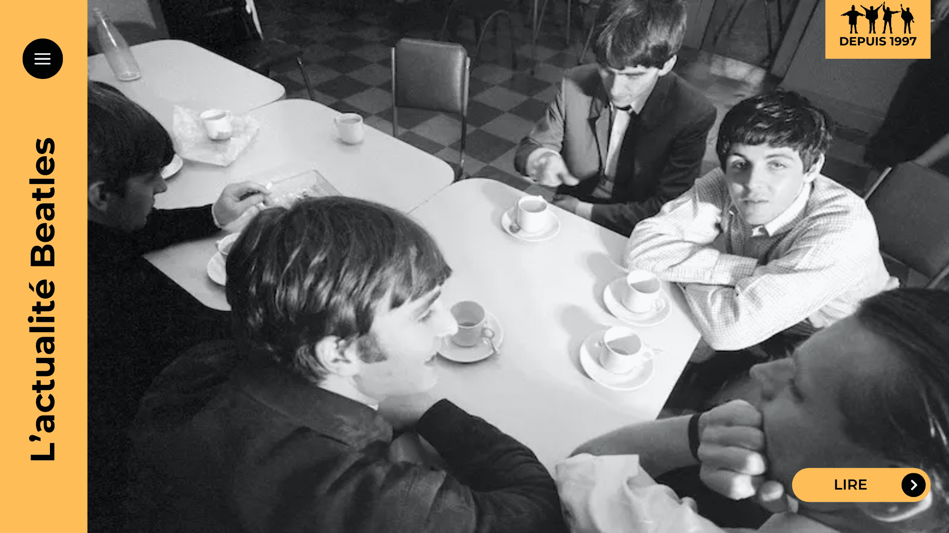 Beatlemania vue de l’intérieur : Paul McCartney retrace, de 1963 à 1965, la montée par paliers, l’humour comme armure et le vertige des stades. Jelly Babies, Wembley, Shea… Entrez dans la machine Beatles.