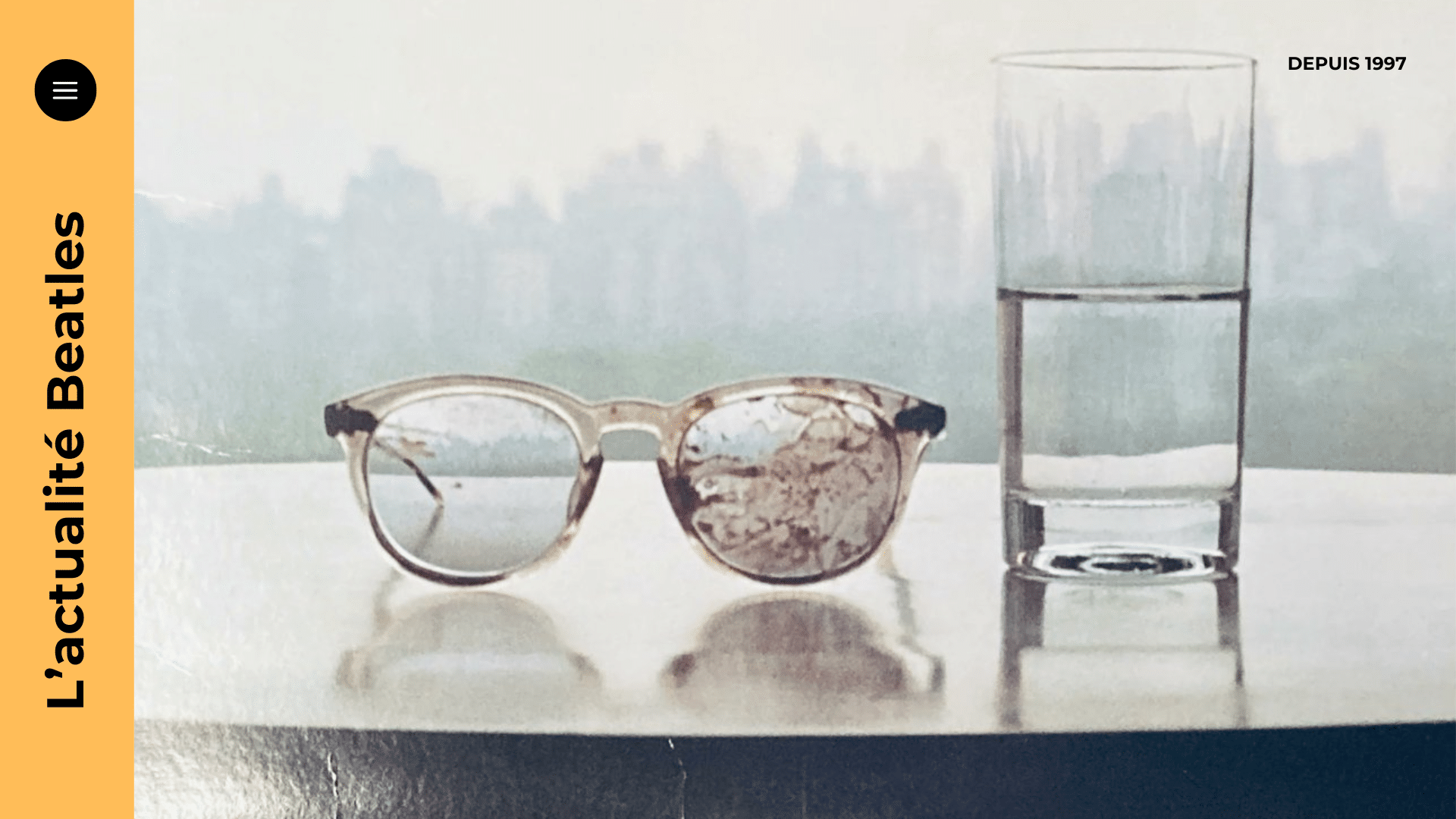 Yoko Ono après l’assassinat de John Lennon : Season of Glass raconte le choc, la rage et le silence sans filtre. Du Dakota à Strawberry Fields, redécouvrez ces chansons de deuil et leur puissance. Lisez l’article et écoutez autrement.