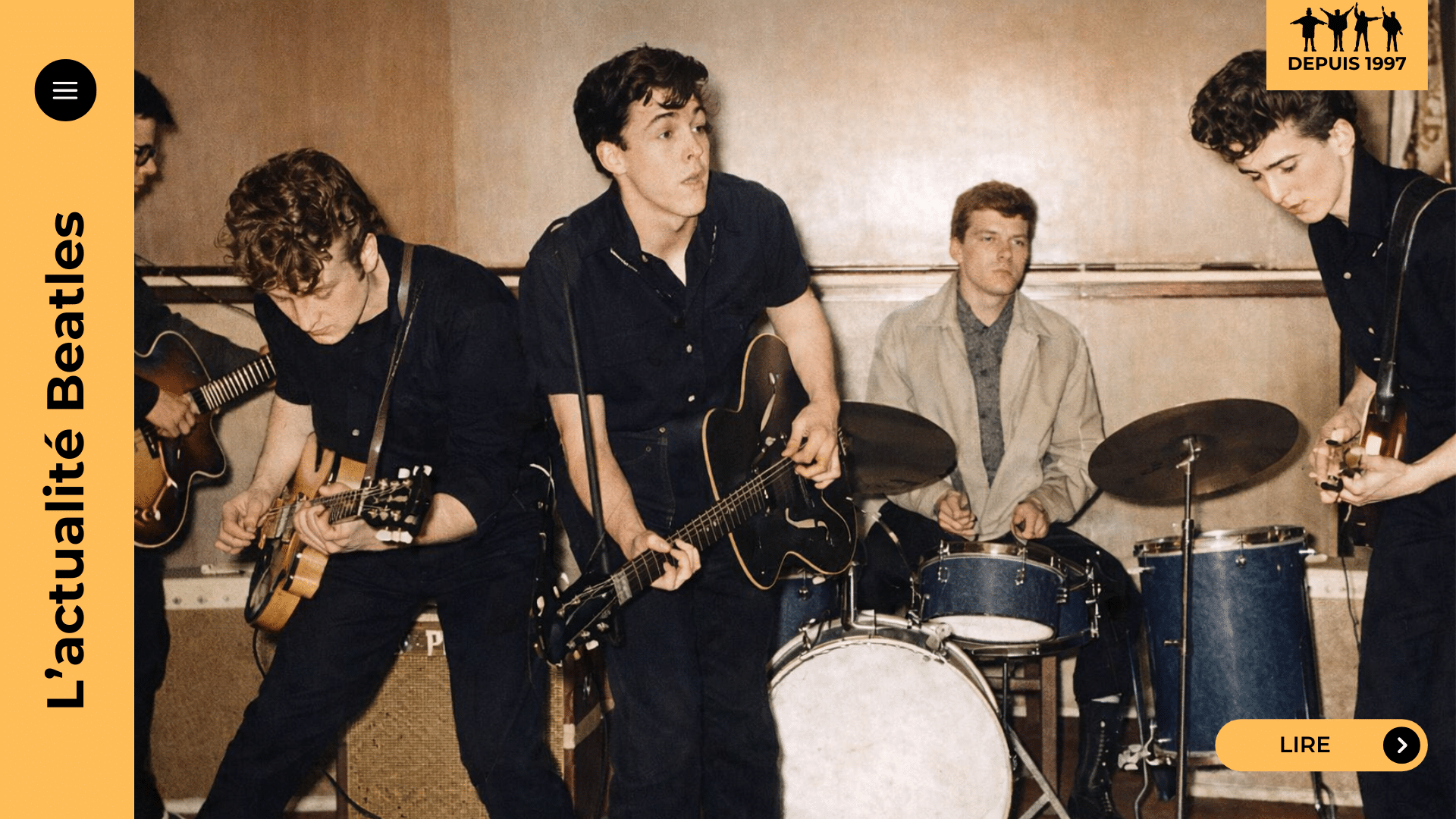 Allan Williams, premier manager des Beatles, ouvre le Jacaranda, expédie le groupe à Hambourg et déclenche l’effet domino. Plongez dans les coulisses de Liverpool à St. Pauli : dates, anecdotes, rupture… Lisez l’histoire !