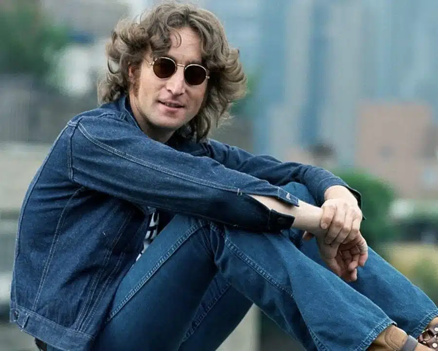 Biographie, discographie, chanson, traduction de John Lennon