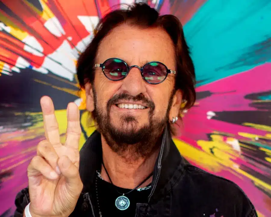 Biographie, discographie, chanson, traduction de Ringo Starr