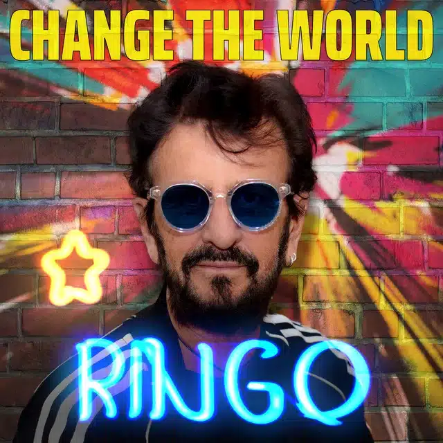 L'EP Change the World : la pochette ne doit pas être confondue avec les images du film collaboratif.